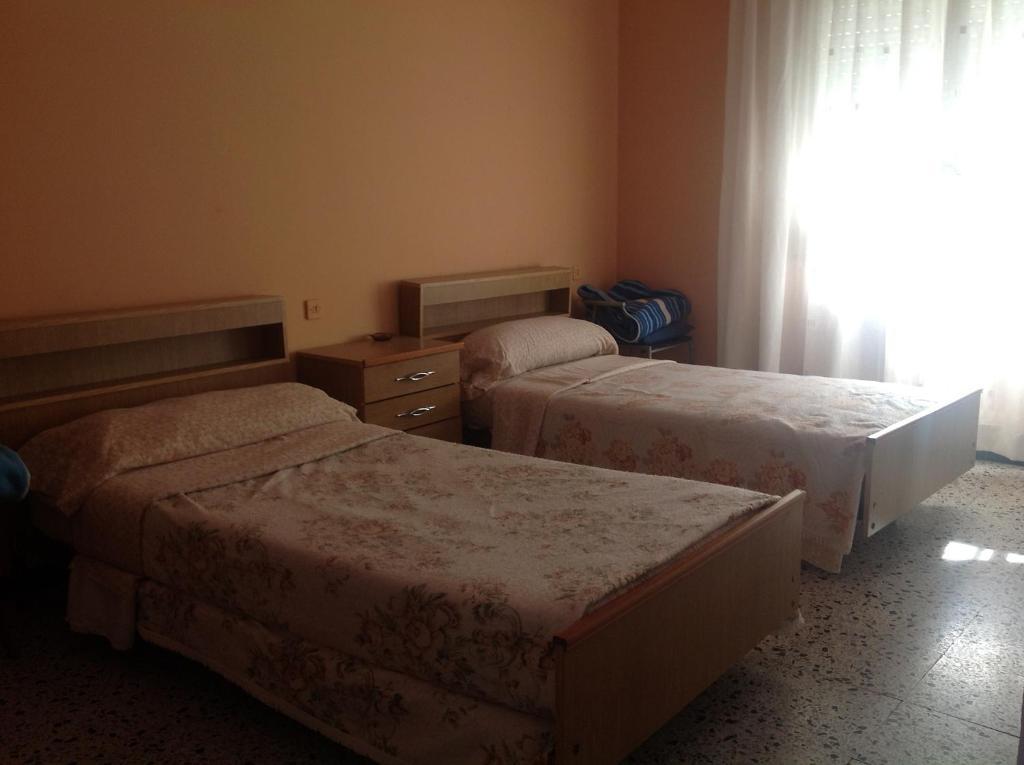 Hostel Alhambra Gerona Habitación foto